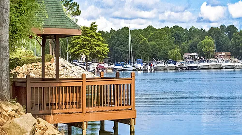 Sailpointe at Lake Norman Photo 1