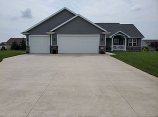 W7139 Puls Farm Pl, Greenville, WI 54942