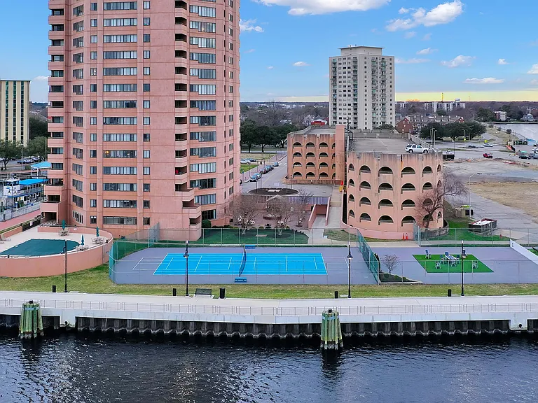 Harbor Tower Apartments — Photo 15