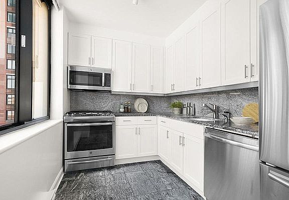 3rd image of 450 N End Ave APT 14G