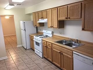 5th image of 319 W Loyola Dr