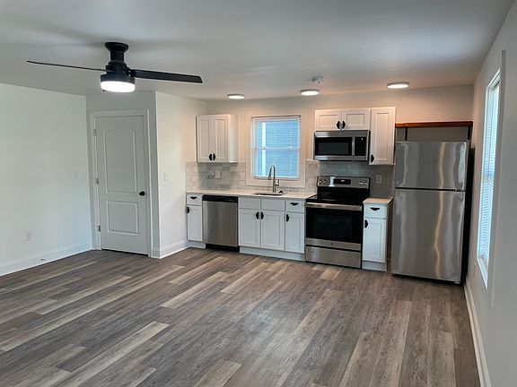 2nd image of 429 Blackford St #1