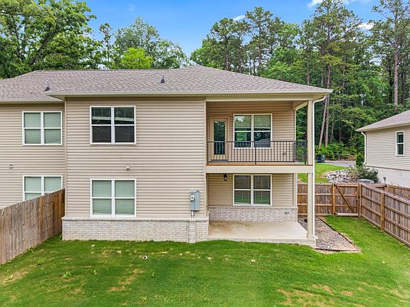 3rd image of 105 Pocola Dr APT B