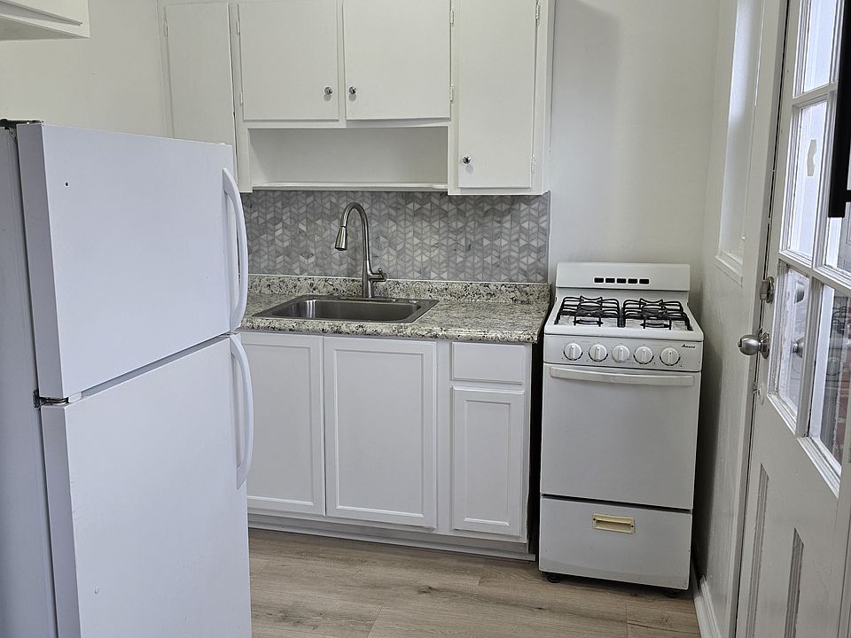 1st image of 422 Clearview Dr APT F