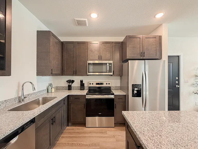 Beyond The Bend Apartments — Photo 35