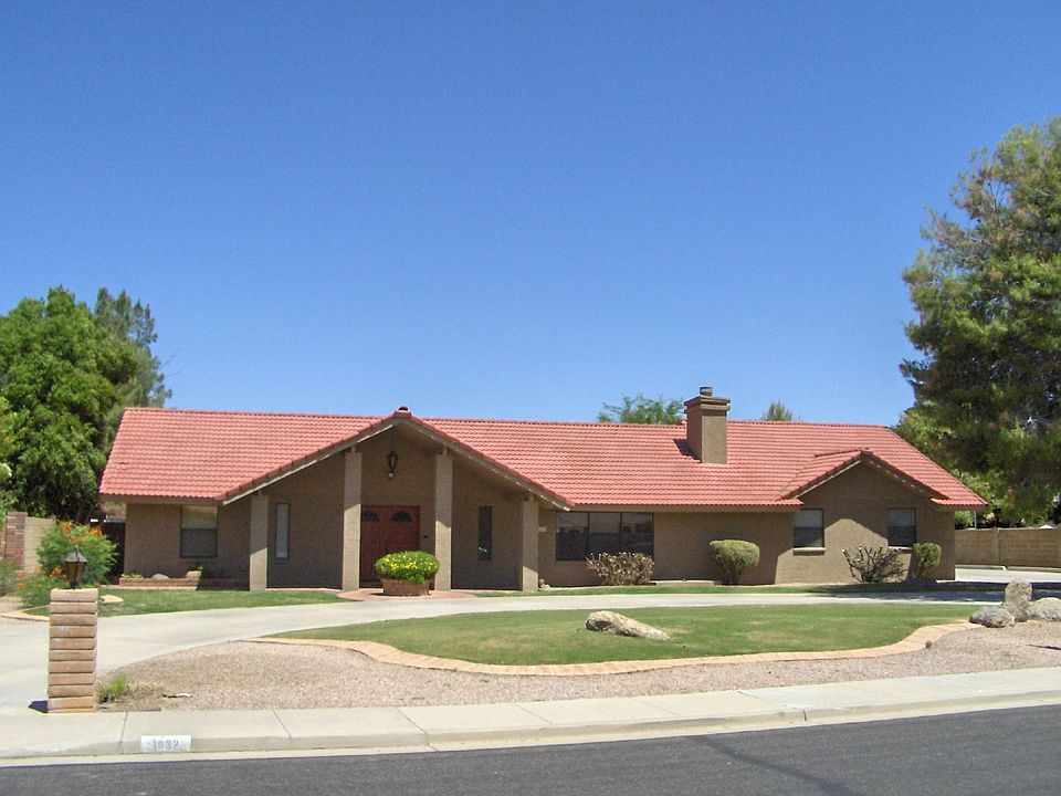 1st image of 1932 E Elmwood Cir