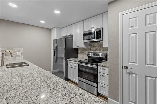 9426 Willow Wood Ln Photo 1