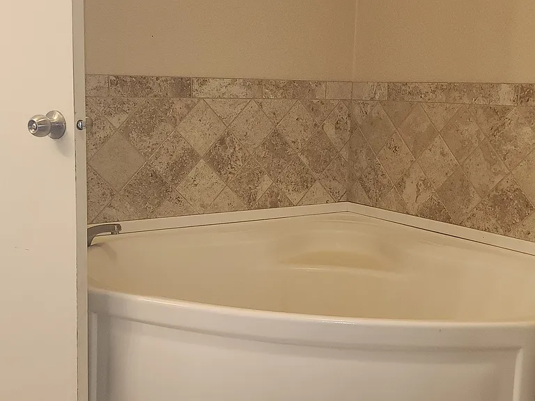 12262 Kaufman Rd NE — Photo 10