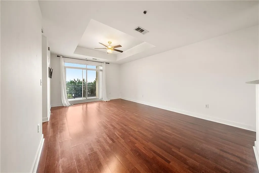 1 bed, 1.0 bath, 874 sqft, $2,150 — Photo 2