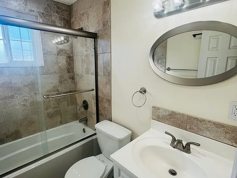 26422 Community Blvd #1/2 — Photo 6