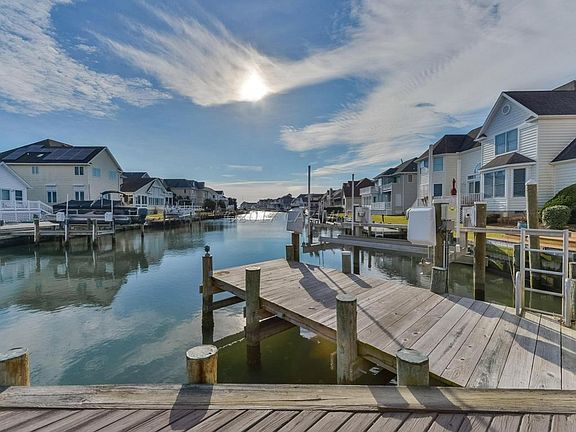 Dazzling Waterfront Views