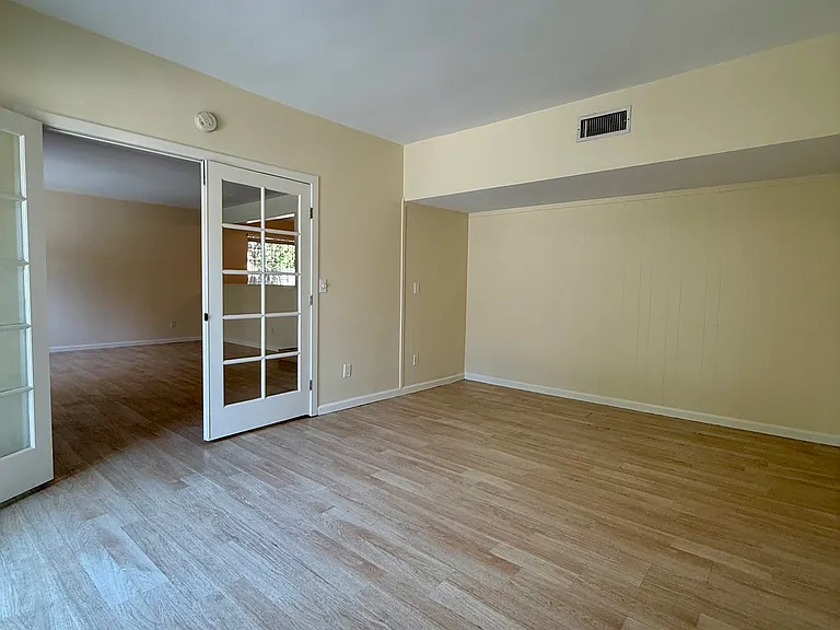 15942 Londelius St — Photo 8