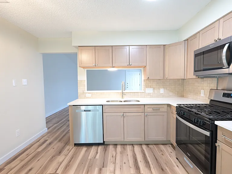 210 W William Cannon Dr #A — Photo 4