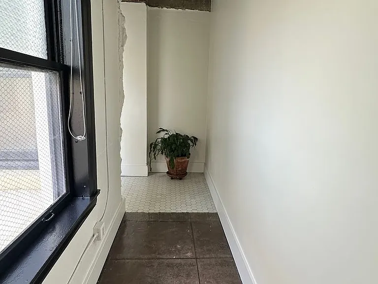 Hellman Lofts — Photo 10