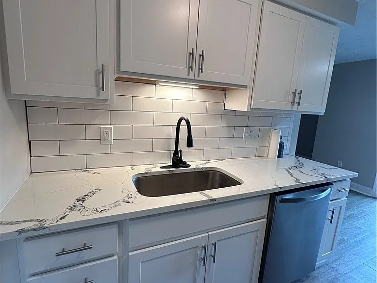 335 Village Blvd N — Photo 10