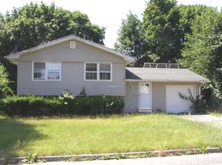 12 Wilson St, Brentwood, NY 11717
