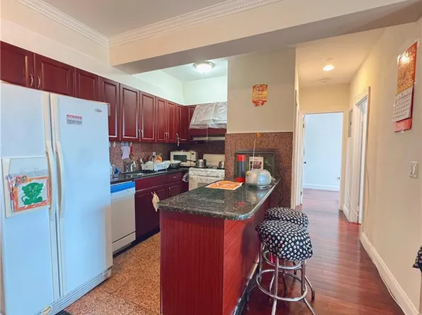 41-05 College Point Blvd #3, Flushing, NY 11355