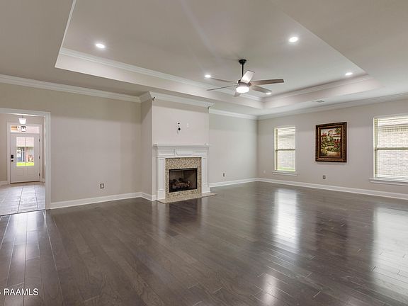 5th image of 212 Valcour Pl