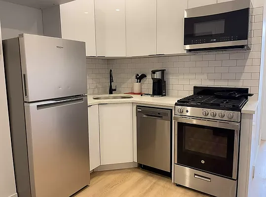 Rented by Compass | media 14