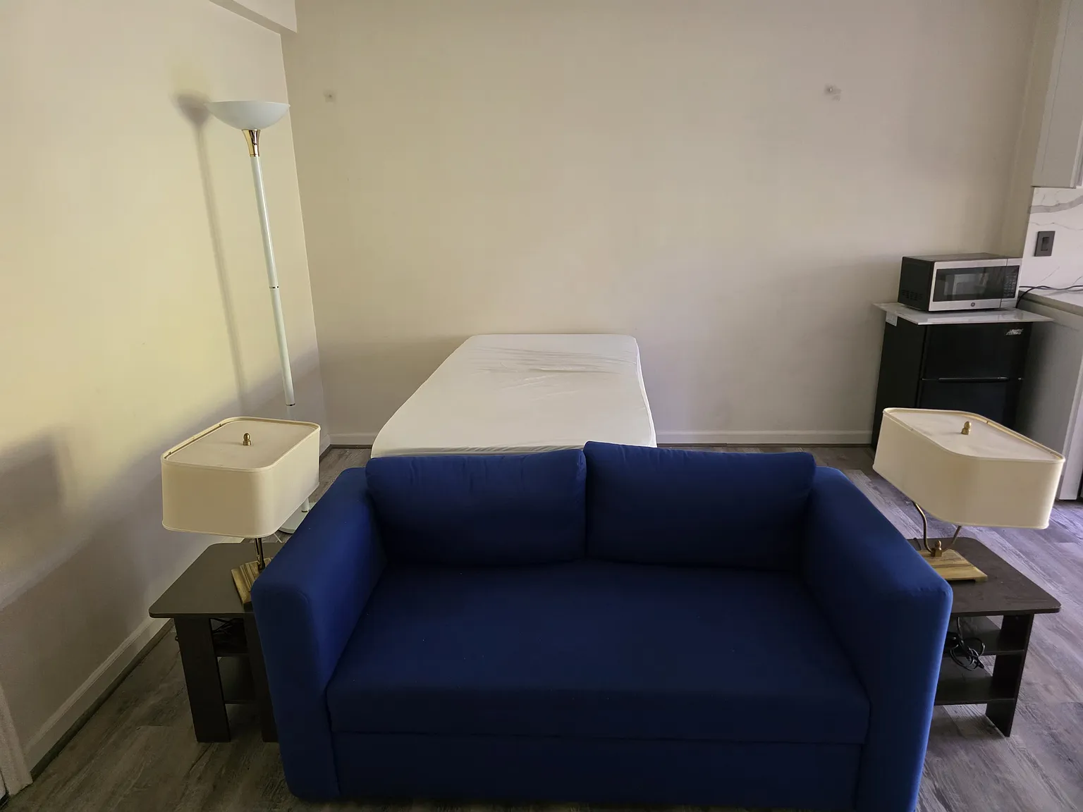 Studio, 375 sqft, $1,900 — Photo 3