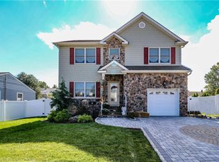 91 Canal St, Iselin, NJ 08830