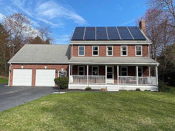 2450 sf Brick Colonial