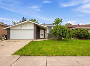 17142 Bernadine St, Lansing, IL 60438
