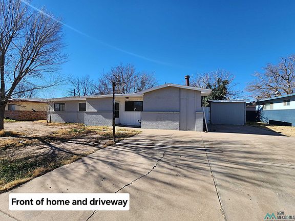 3rd image of 904 Avenida Manana St