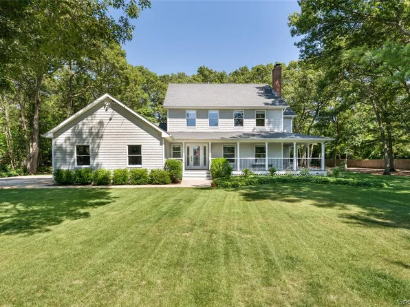 93 Chestnut Street, Mount Sinai, NY 11766
