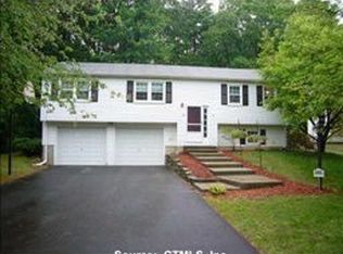 2 Matthew Ln, Windsor, CT 06095