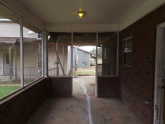 3rd image of 4880 Helton Ln
