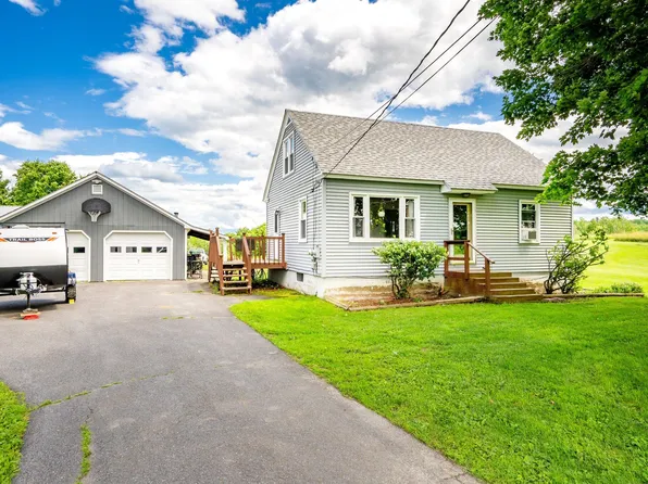 26 Middle Road, Fairfield, ME 04937