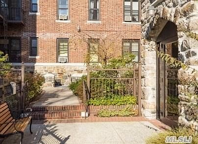 3rd image of 16015 Powells Cove Blvd APT D302