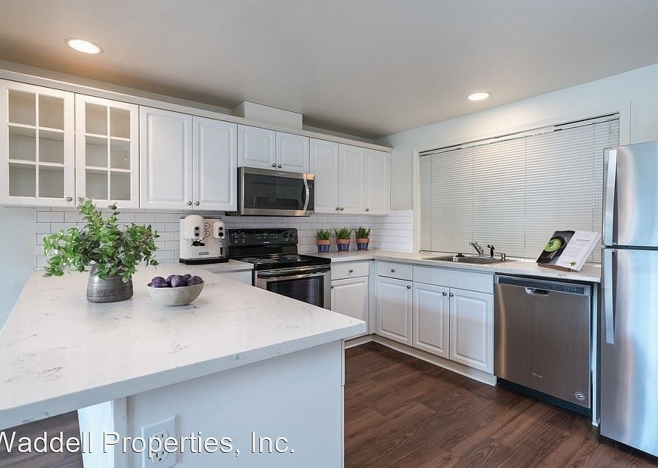 1st image of 11422 NE 67th St #7