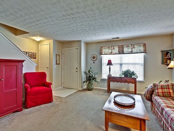 Spacious and elegant living room