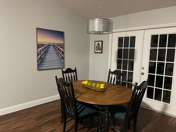 3rd image of 32628 Tulsa Ln