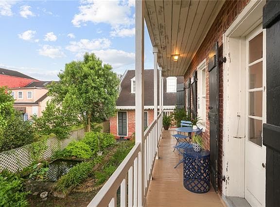 2nd image of 1809 Dauphine St #B