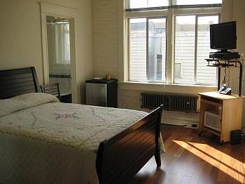 1st image of 2911 16th St APT 422
