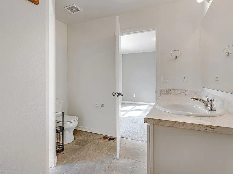 897 Technology Ct — Photo 17