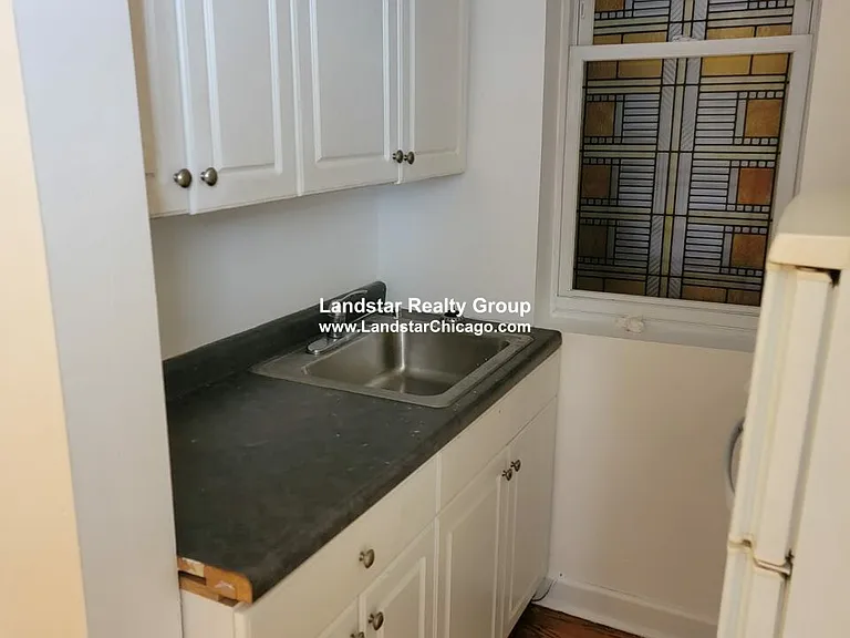 2405 W Wilson Ave #2 — Photo 3