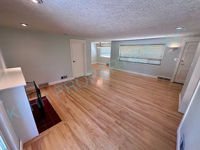 15418 SE Meadowlark Ln — Photo 3