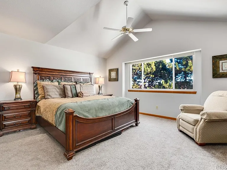 15581 Flowerhill Cir — Photo 32
