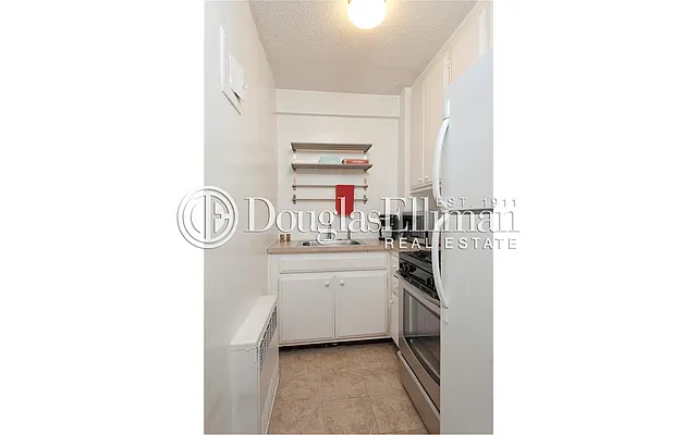 Rented by Douglas Elliman | media 35