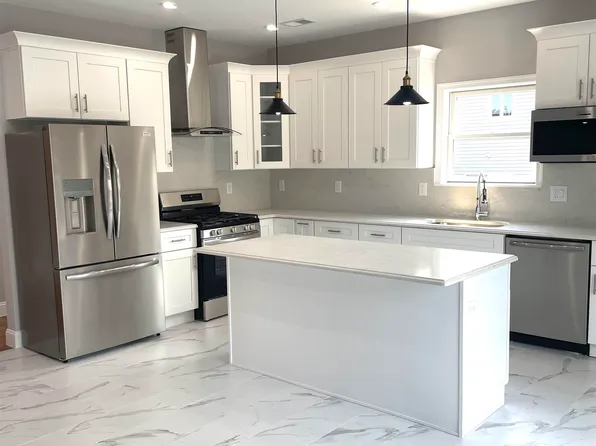 761 B 4th Street image 11 of 34