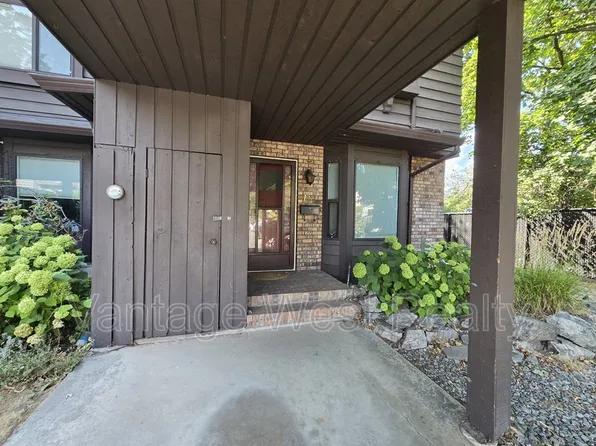 1995 Burtch Rd Unit 156, Kelowna, BC V1Y 4B4