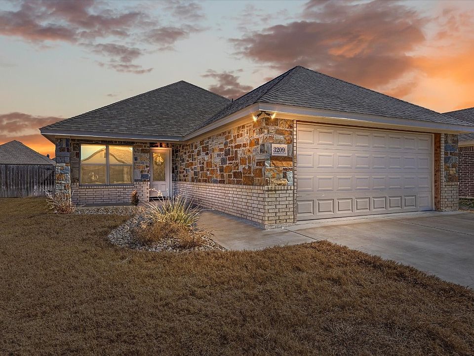 1st image of 3209 McCoy Ln