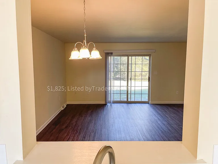 1921 Shady Oak Dr — Photo 9