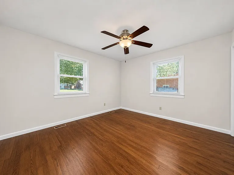 855 Catalina Dr — Photo 11