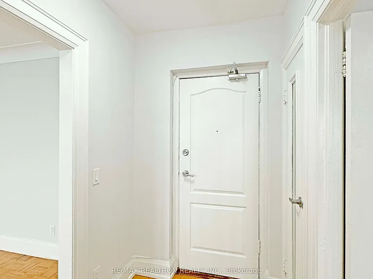 394 Avenue Rd #406 — Photo 9