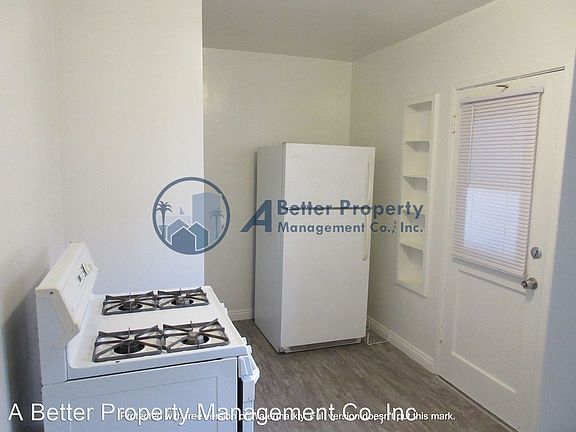 4th image of 4553 E 14th St #4212492